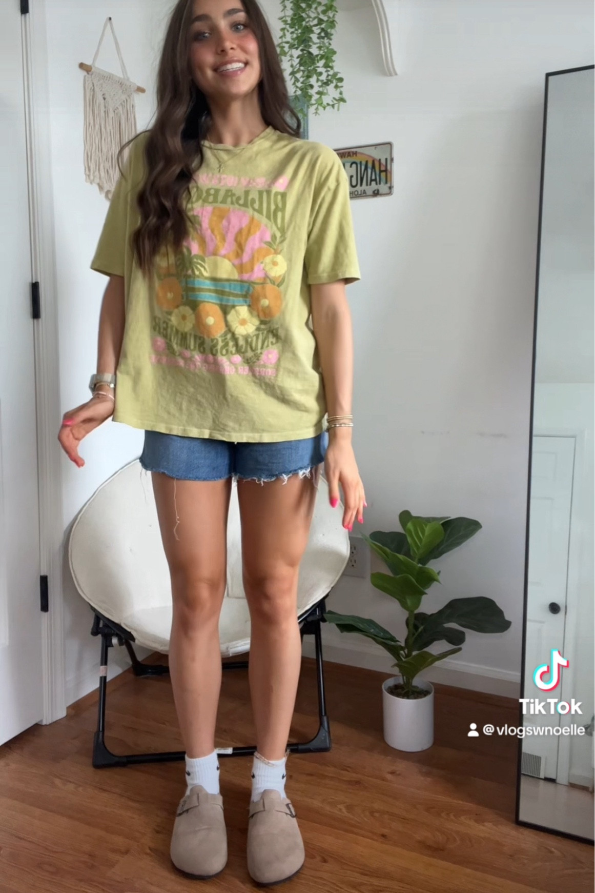 i can’t find the exact billabong tee anymore so i linked a similar one! 

#LTKActive #LTKBacktoSchool #LTKFindsUnder100