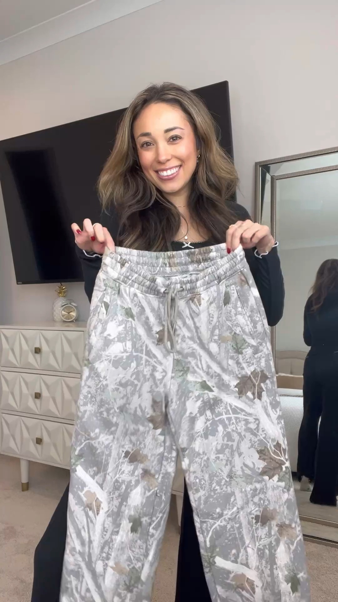 Abercrombie. Camo sweatpants. Camo print. Loungewear. Comfy clothes. Comfy outfit. Casual outfit 

#LTKHoliday #LTKSaleAlert #LTKGiftGuide