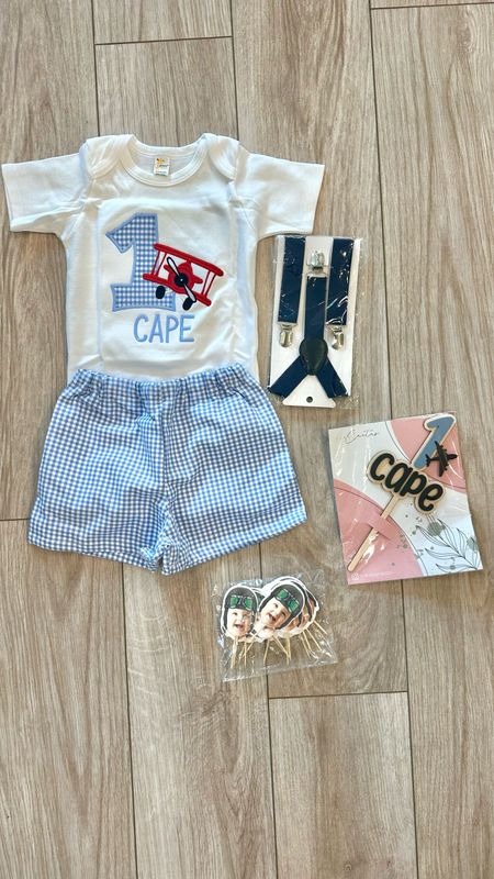 Aviation theme for Cape’s first birthday that we’re celebrating with Sean’s family! 

1st birthday ideas theme baby boy aviation etsy 