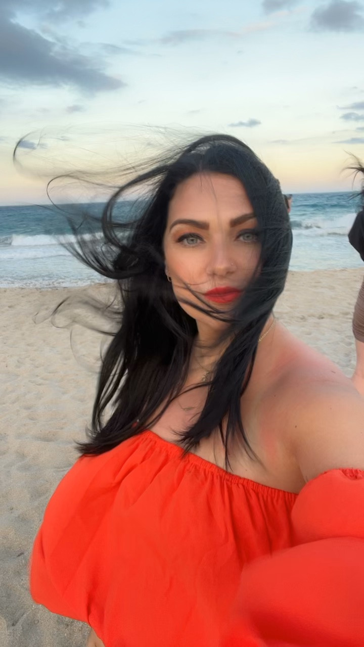 Vacation Vibes, off the shoulder blouse! 

#LTKTravel #LTKxAF #LTKU