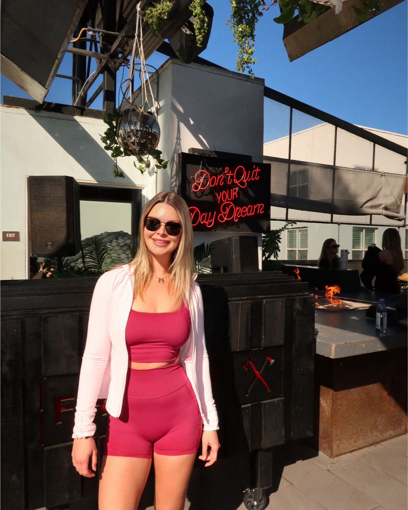 Use the following link to get 20% off pavoi- https://amznl.ink/@moniquinton/pavoiactive?utm_source=hoobe&utm_medium=social

Wearing color BERRY 🍓

#LTKStyleTip #LTKActive #LTKFindsUnder50