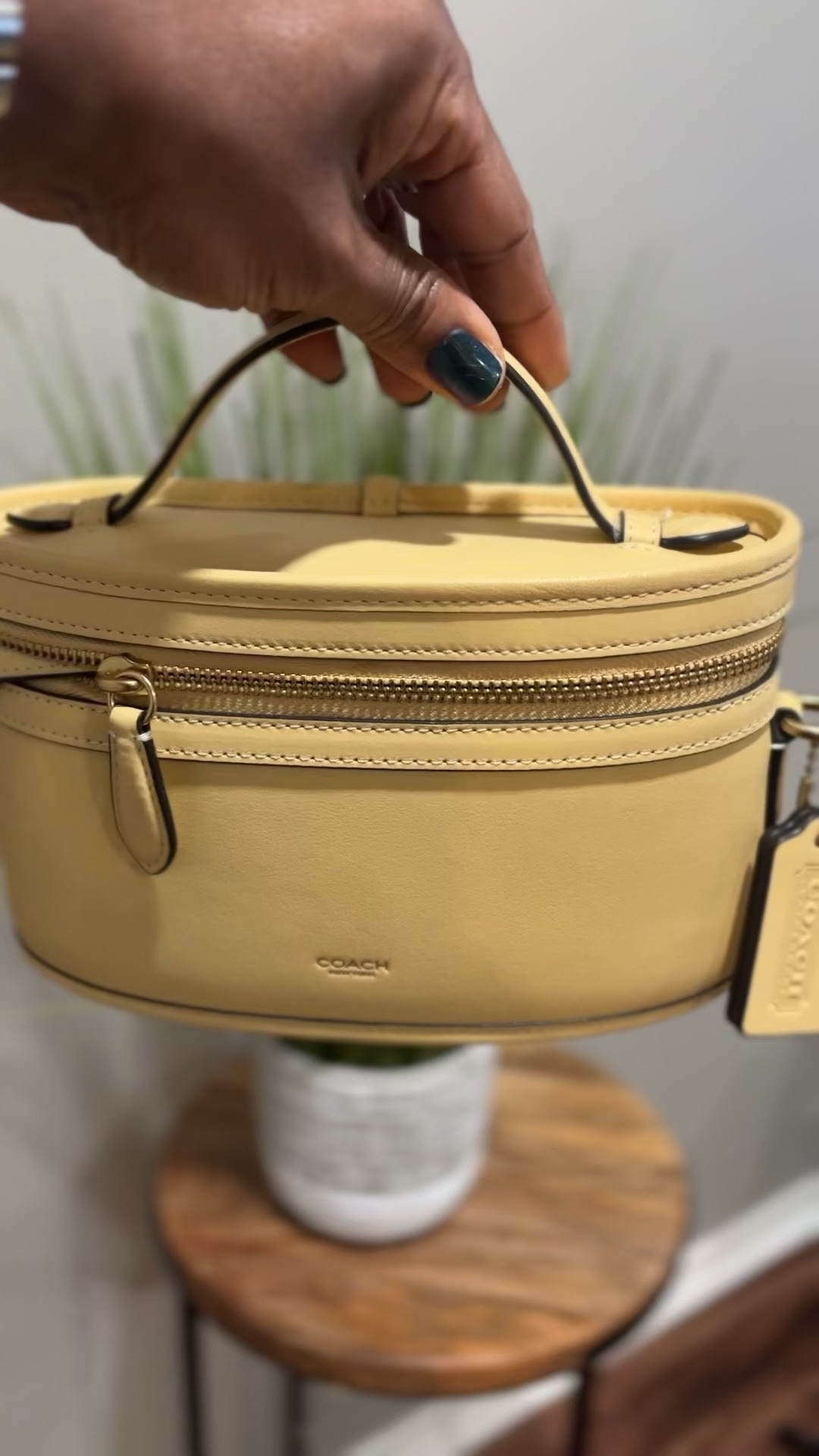 Spring calls for bold colors and structured bags 🌼👜. Absolutely crushing over these arm candies!
#SpringBags #LTKStyle #FashionFinds

#LTKOver40 #LTKSaleAlert #LTKSeasonal