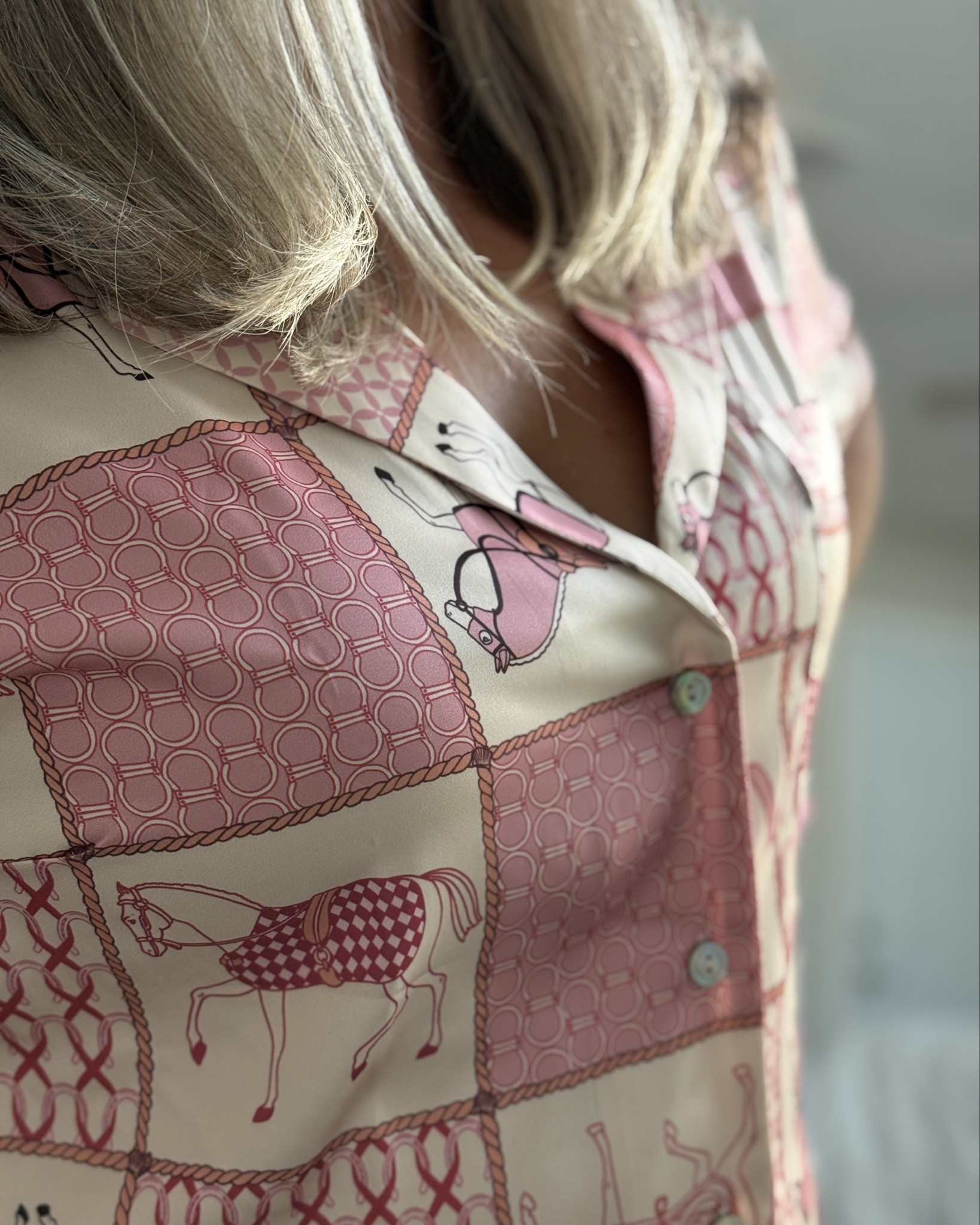 ✨ Cozy meets chic ✨ Loving this Homebodii Equestrian Short Set in Rose from Revolve 🤍 Perfect for those nights when you want comfort but still feel put-together (and a little equestrian glam 🐎).

📌 Linking it on my LTK so you can shop directly!

#LTKfinds #LTKstyle #LTKsleepwear #revolvestyle #homebodii #loungewearlove #equestrianstyle #selfcareessentials #sleepinluxury #microinfluencer #viral #teamwork #content #contentcreator #goviral

#LTKMidsize #LTKStyleTip