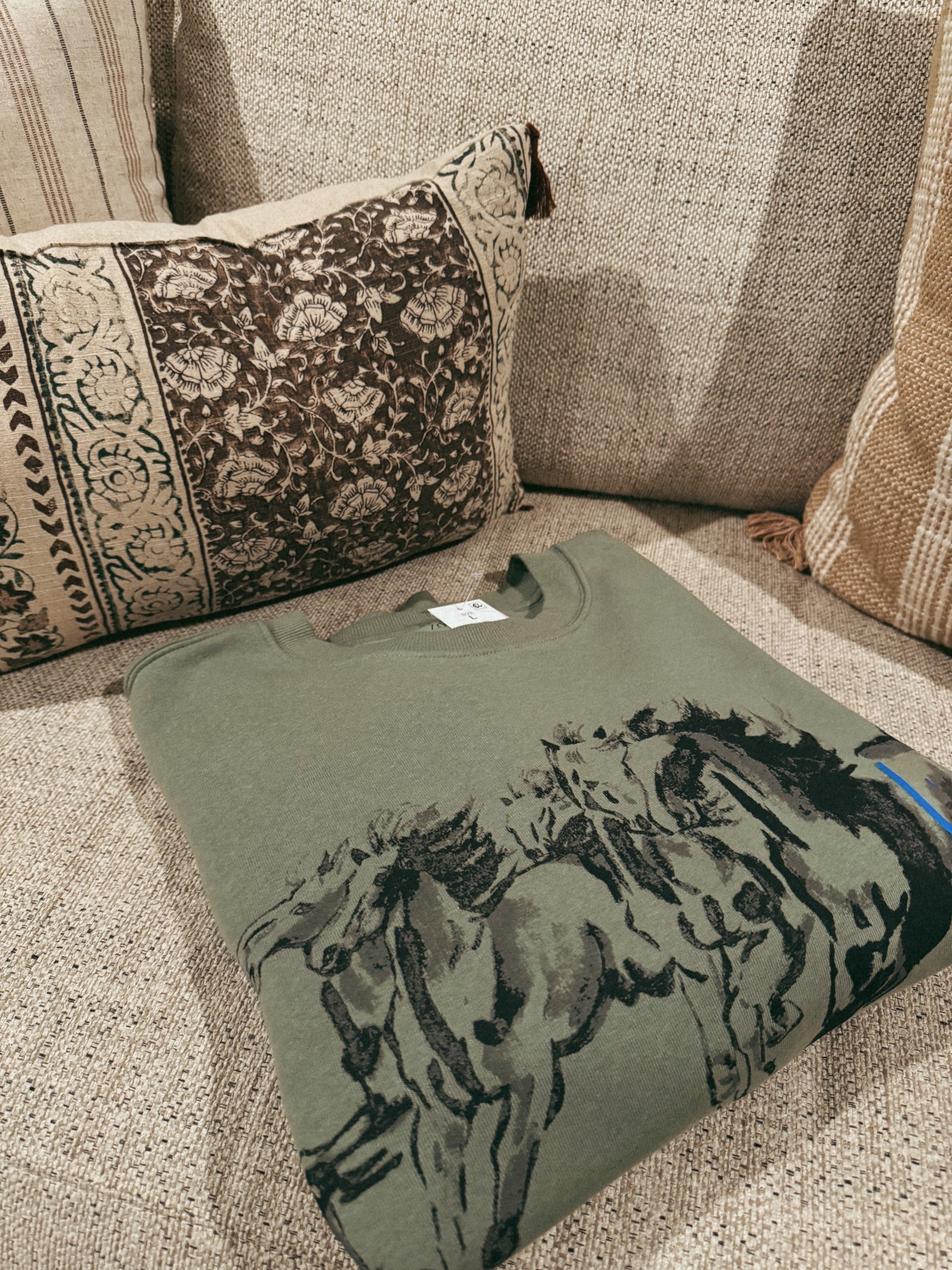 The cutest sweater 🌿🐴

#LTKgrwm