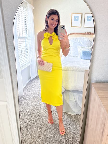 Pretty cocktail dress for a summer wedding! I’m wearing a size 2 — runs a little small in the hips!

Yellow dress // cocktail dress // party dress 

#LTKSeasonal #LTKstyletip