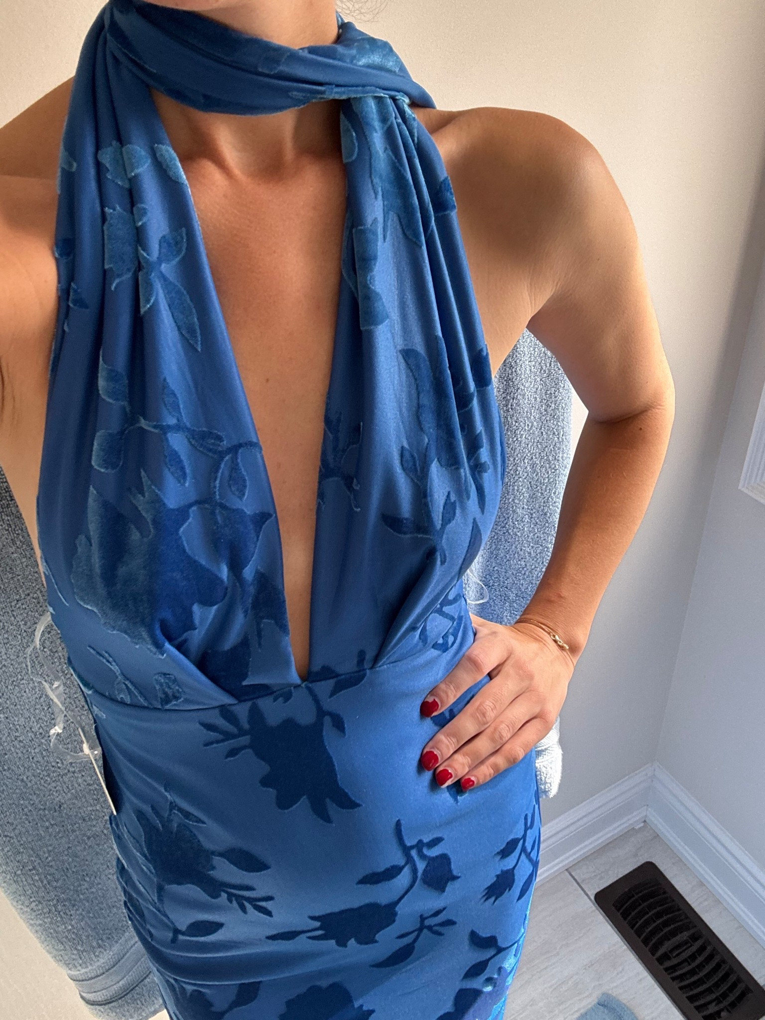 Yes, I am an outfit repeater! And proud of it. The last time I wore this dress I received so many compliments. It’s truly the perfect fall wedding guest dress! The material is so comfortable, flattering and perfect for fall. With the plunging neckline I used double sided body tape to keep everything secure! 

#FallWeddingGuest #WeddingGuestDress #FallFashion

#LTKdresses #LTKwedding #LTKstyletip
