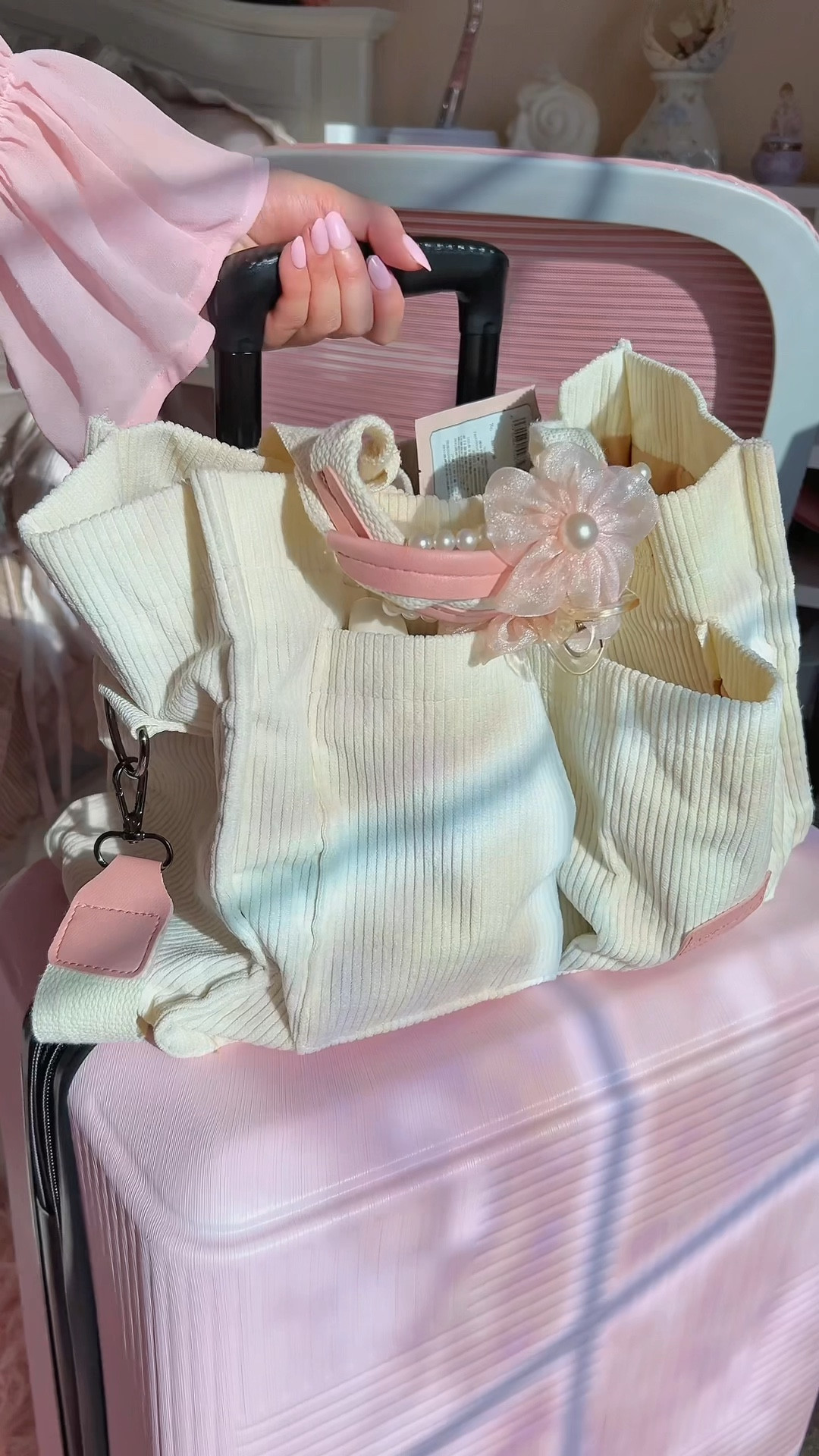The pink theme 🩷 items are 🔗 on my LTK in my bio ✨

Jewelry box: @swarovski 
Makeup: @flowerknows_global 
Use code TERRYBERRY


#packingasmr #amazonfinds #amazonmusthaves #luggageorganizer #packingforvacation #asmrsounds #asmrpacking 

#LTKVideo #LTKtravel #LTKfindsunder50