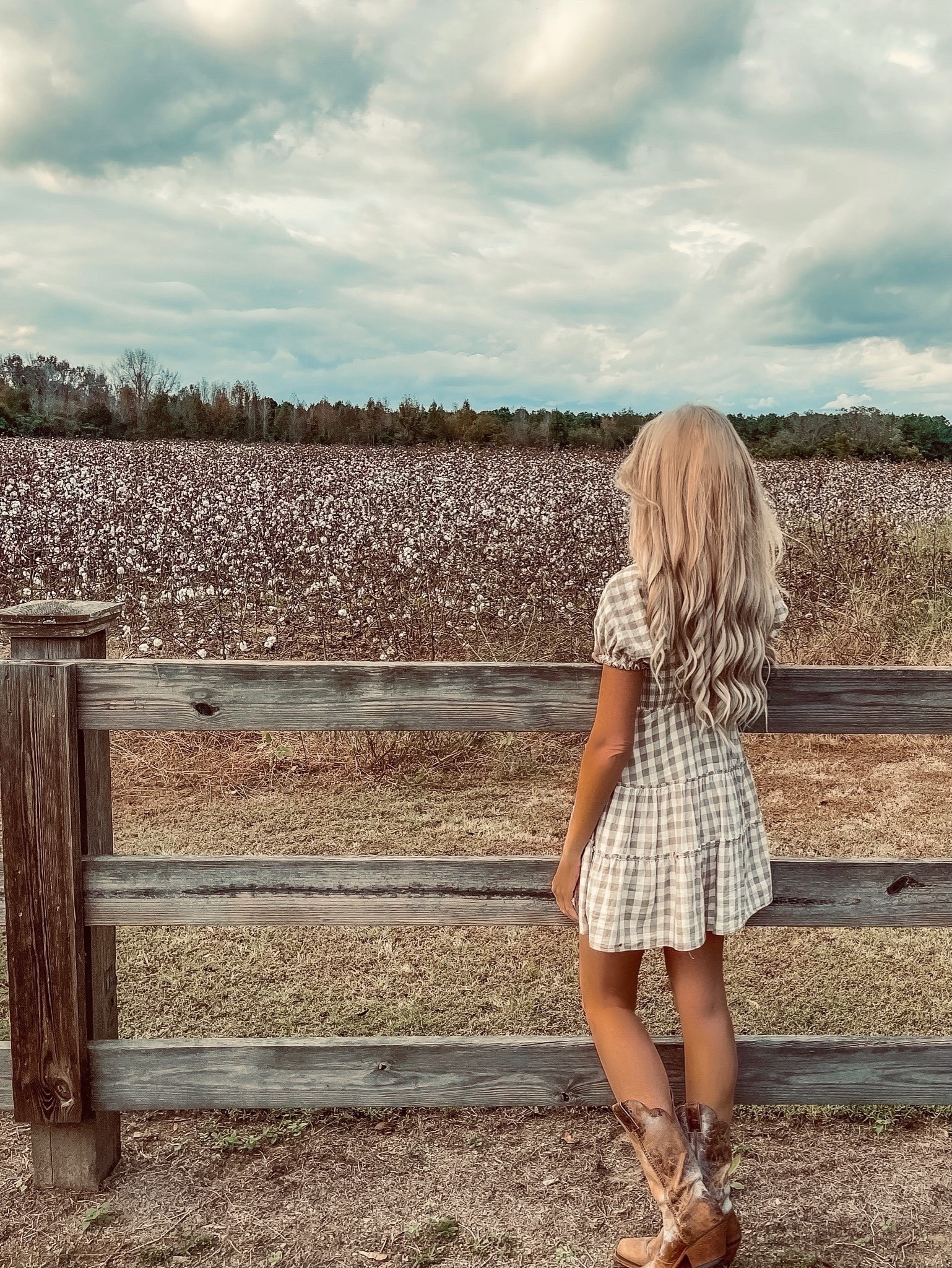 Farm Fun🍁
This beige gingham mini is the ultimate late summer/early fall piece, just add boots + a cozy cardigan and you’re golden. 🤎 Linking similar fall ready looks + my boots for you to shop!

#FallOutfit #AutumnStyle #FarmOutfits #FallBoots

Autumn Outfit
Farm Outfits
Fall Boots
Fall Outfit
Fall Dress
Beige Ginghamm

#LTKSeasonal #LTKPetite #LTKShoeCrush