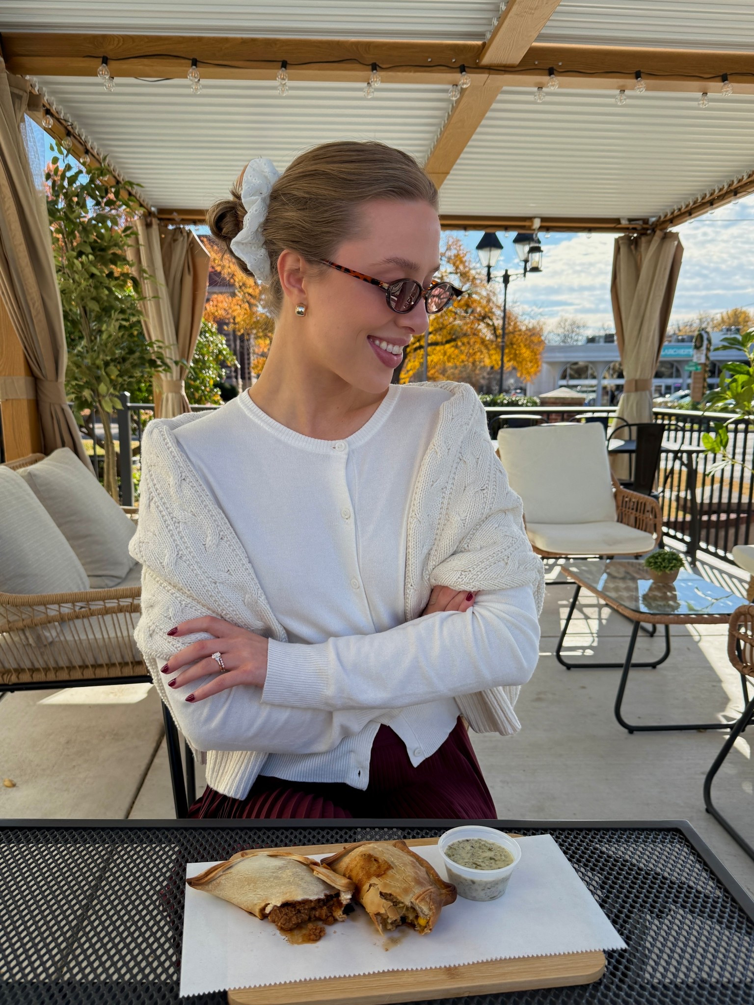 Wearing a size M in my H&M cardigan. Also have it in pink in a size S & I prefer the S, so just depends on if you want a looser fit or not. Comes in the prettiest red color rn for the holidays #LTKStyleTip

#LTKootd #LTKFindsUnder50