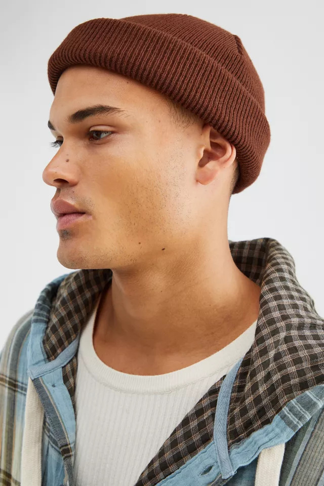 UO Short Roll Knit Beanie | Urban Outfitters (US and RoW)