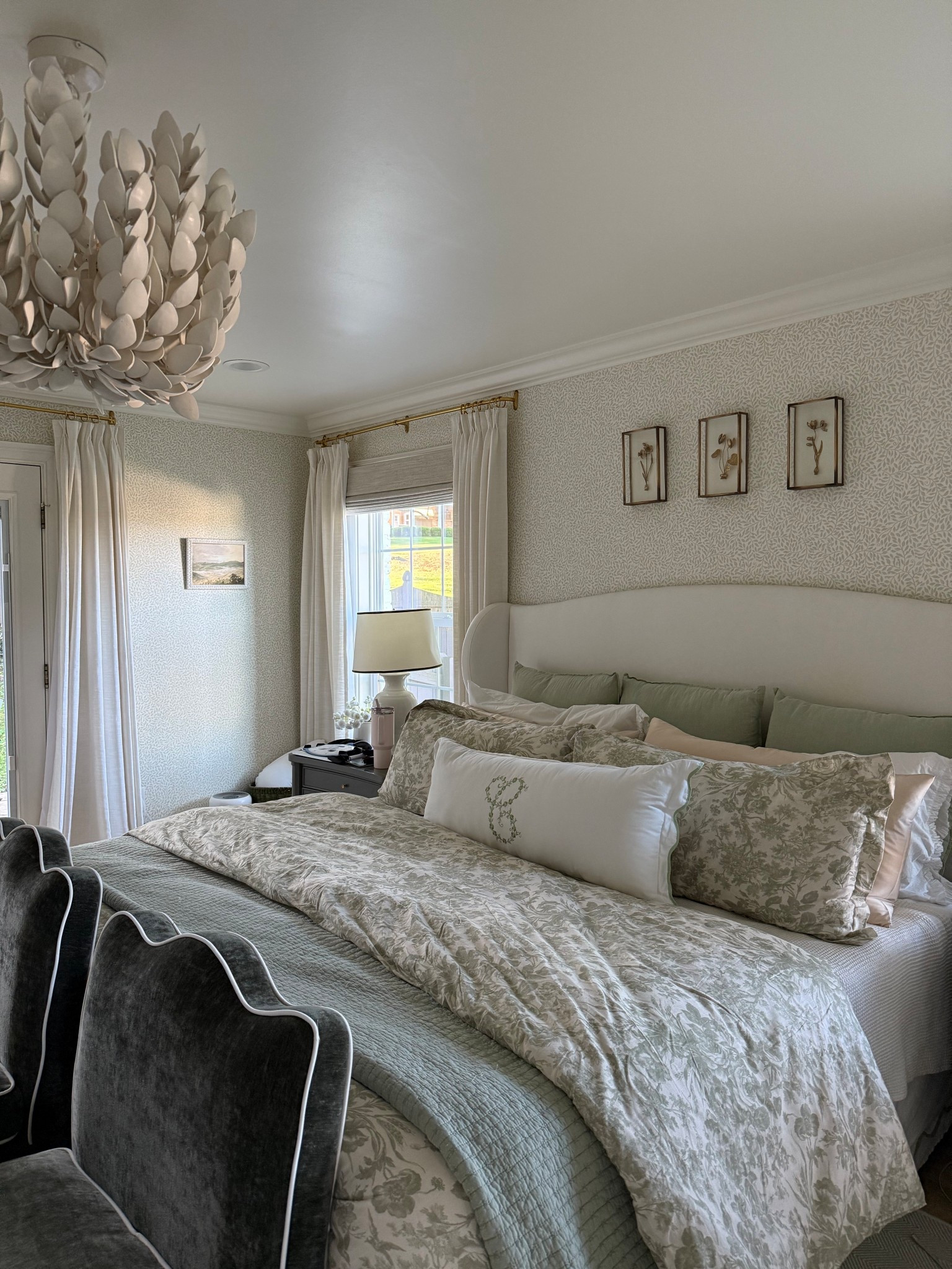 fall bedroom refresh 🍂 cozy layers, subtle textures, and timeless bedding updates that make our primary bedroom feel warm + inviting for the new season. sharing my favorite fall bedding, throw pillows, and bedroom decor ideas — all linked here.

fall bedding refresh • fall bedroom decor • cozy primary bedroom ideas • neutral fall home decor”