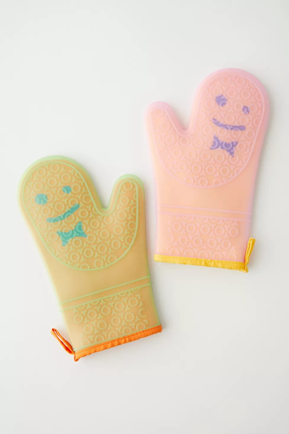 Staff Oven Mitts - Set Of 2 | Urban Outfitters (US and RoW)