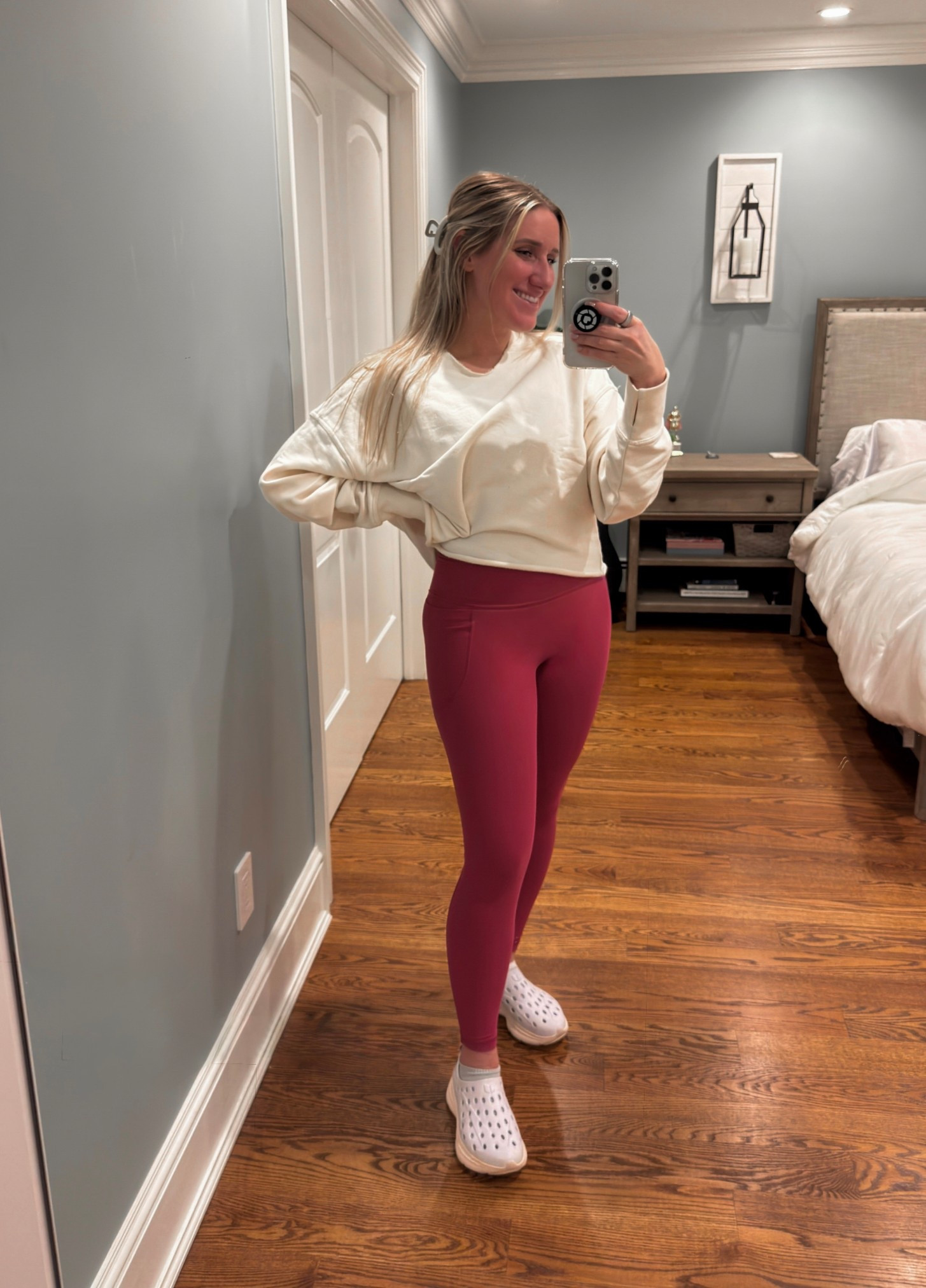 Join me for an evening treadmill workout ✨ An hour of movement, no pressure — just doing what I can and feeling good after.

Wearing my favorite comfy leggings + sweatshirt that stay comfortable the entire time.

Linking my workout outfit here 🤍

#LTKselfcare #LTKActive #LTKfitnessgoals