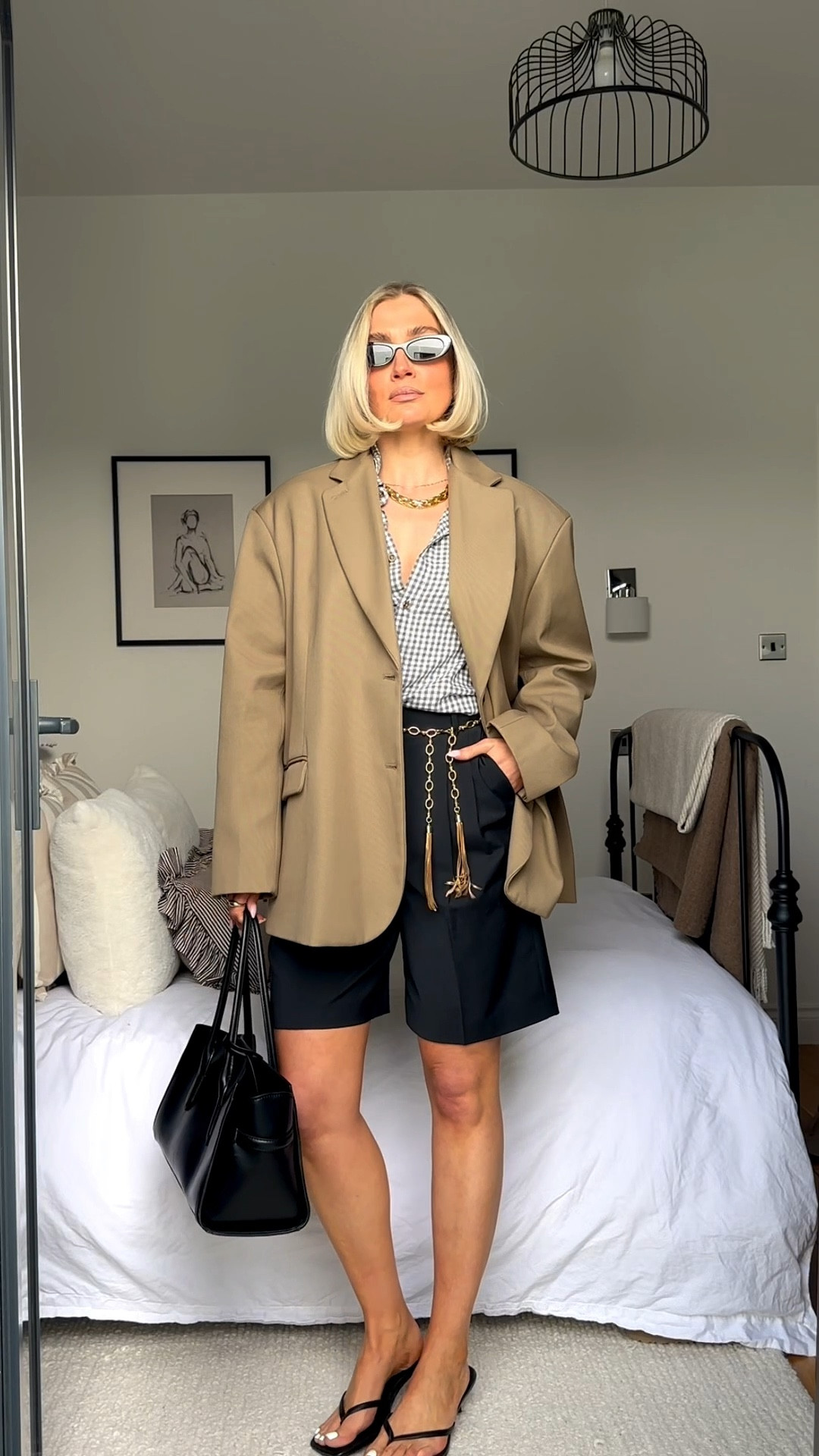 Black city shorts 
Black long shorts 
Spring workwear 
Spring tailoring 
Tailored shorts 
Check shirt
Checked shirt 

#LTKdatenight #LTKstyletip #LTKspring