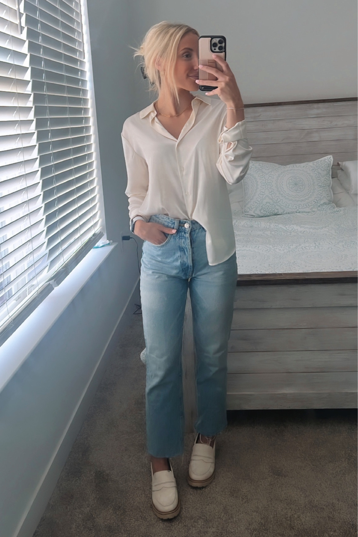 Business Casual Outfit🖤

Amazon, petite fashion, satin button up, business causal, office outfit, work outfit, cute work tops, cream button up, women’s fashion, Levi’s jeans, petite jeans, straight leg jeans, women’s loafers, cream loafers 

#LTKFindsUnder50 #LTKStyleTip #LTKWorkwear