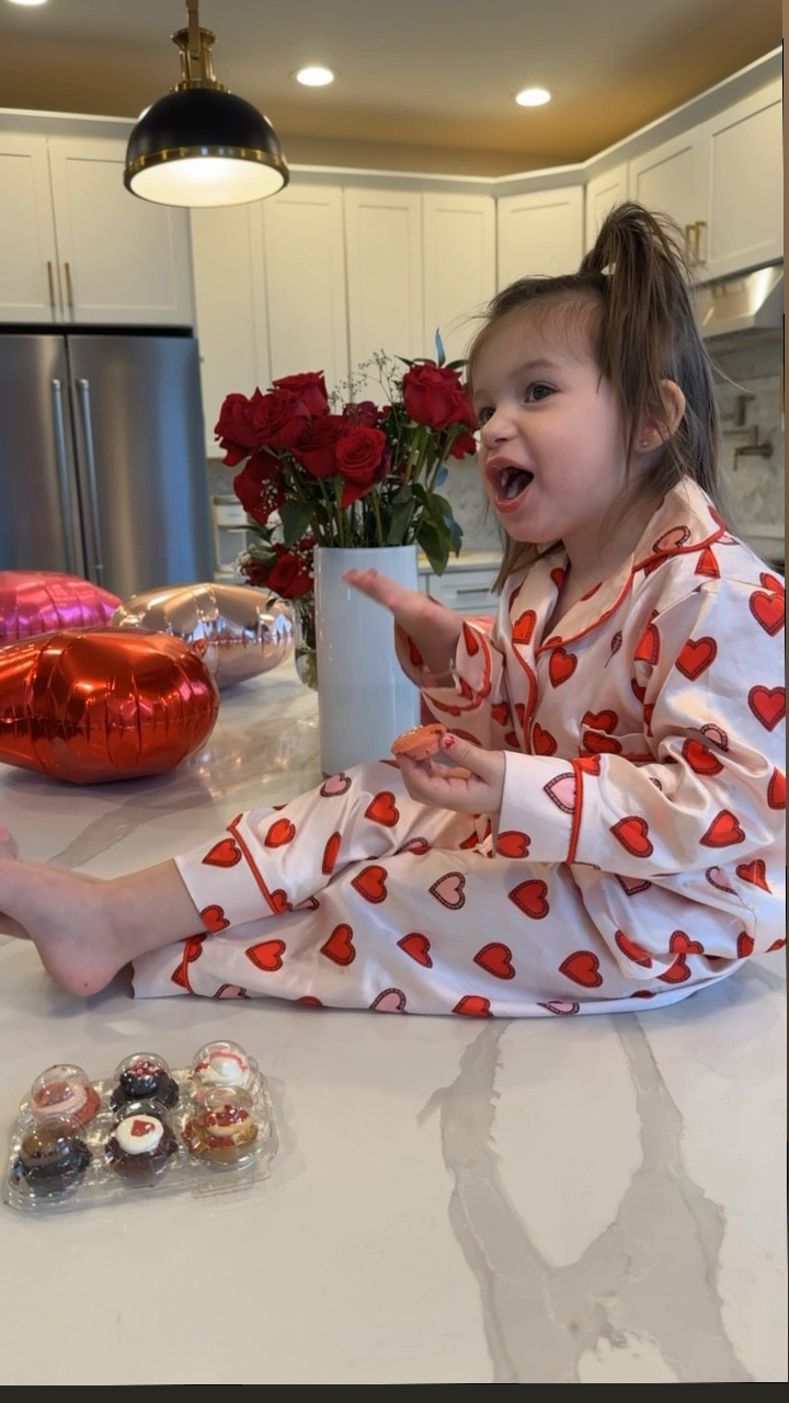 #valentinesday #bakedbymelissa #valentinesdaygift #giftsforhim #amazonfinds #amazonparty #partydecor #heartpajamas #valentines 

#LTKValentine #LTKSaleAlert #LTKSeasonal