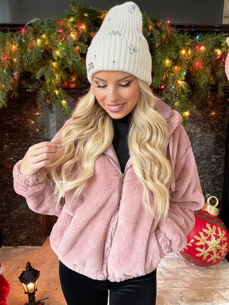 

Baby it’s cold outside! Bundle up with outerwear from @walmartfashion! #walmartpartner I found the cutest coats, jackets, and beanies from Walmart! They have so many different style options, and the current looks we’re all shopping for this season! Everything is linked in my LTK!

#WalmartFashion 


#LTKCyberWeek #LTKHoliday #LTKSeasonal
