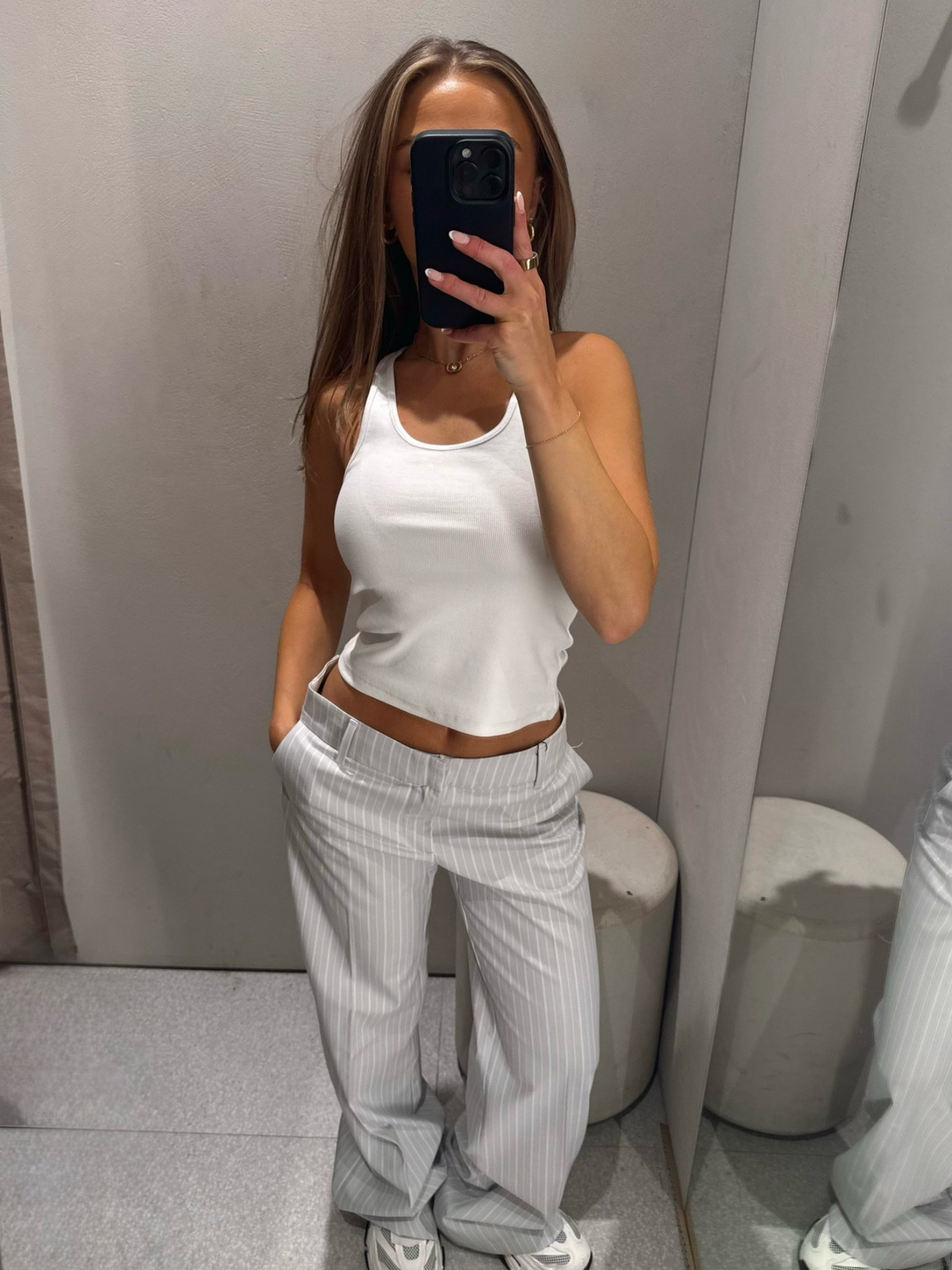 new in zara summer outfits!!🍋

Outfit inspo ideas light grey pinstripe trousers white vest basic easy ootd

#LTKsummer #LTKuk #LTKeurope