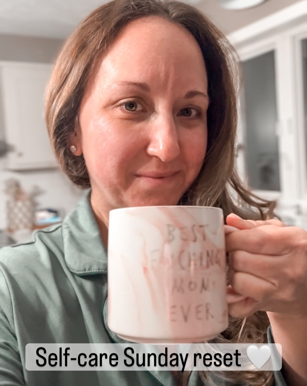 A little Sunday reset before the week begins 🤍
Prepping for the week, an everything shower, and winding down at night with small rituals that help me show up as the best version of myself.