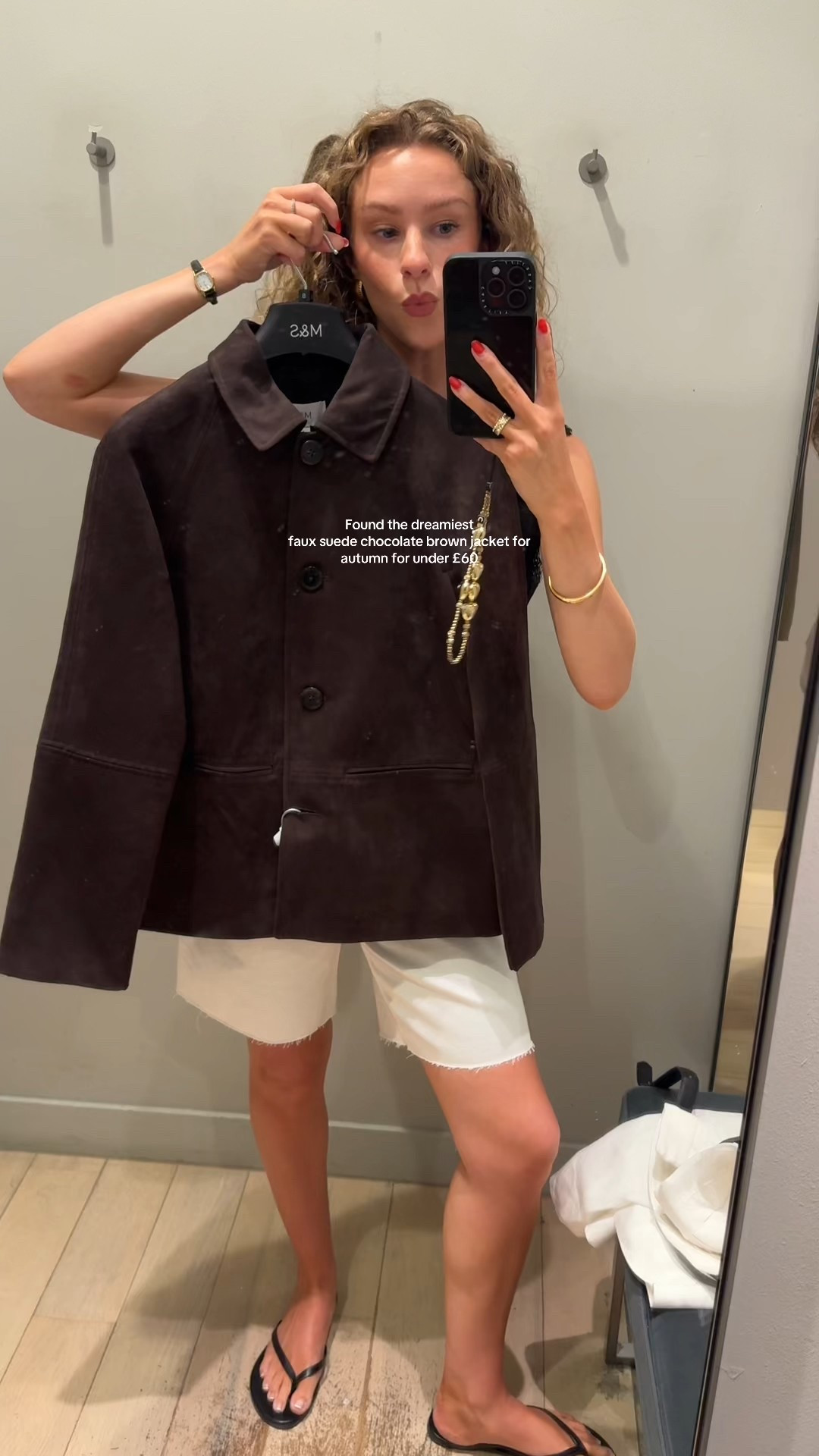 Wearing a size S

Suede jacket, faux suede jacket, chocolate brown jacket, autumn jacket 

#LTKuk #LTKautumn #LTKstyletip