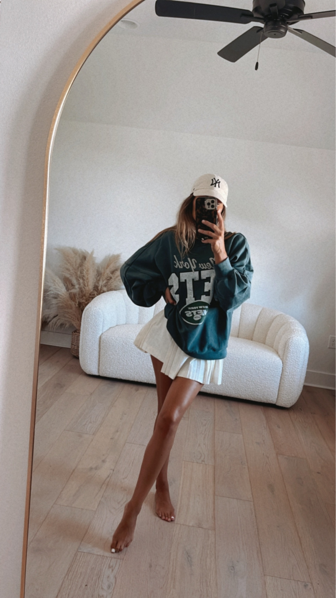 Abercrombie sweatshirt in small
Abercrombie tennis skirt in xs


#LTKActive #LTKfitness