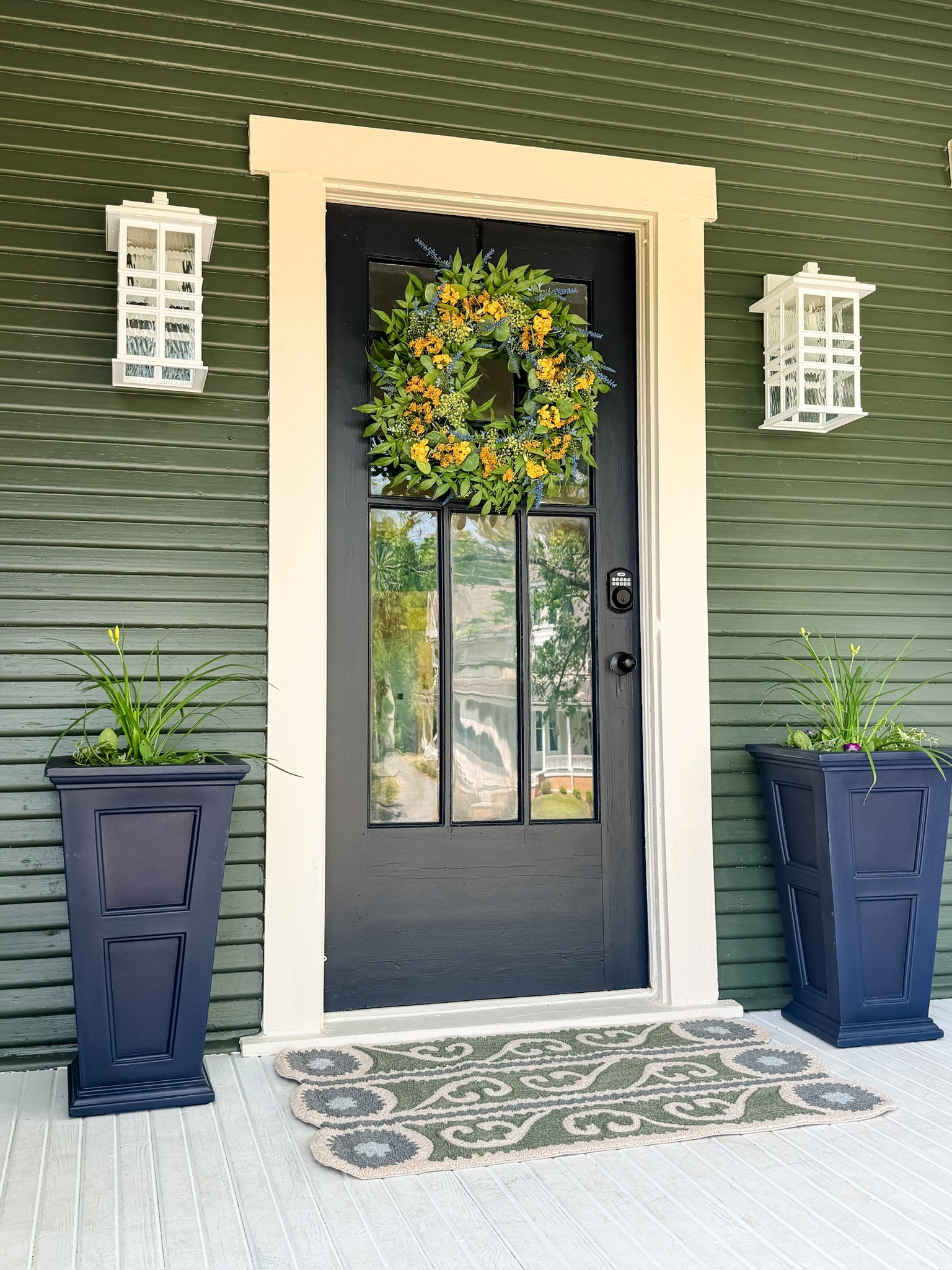Spring front porch refresh!

Home, home refresh, home decor, outdoors, outdoor living, porch, spring porch, front porch, porch swing, throw pillows, outdoor rug, wreath


#LTKOver40 #LTKHome
