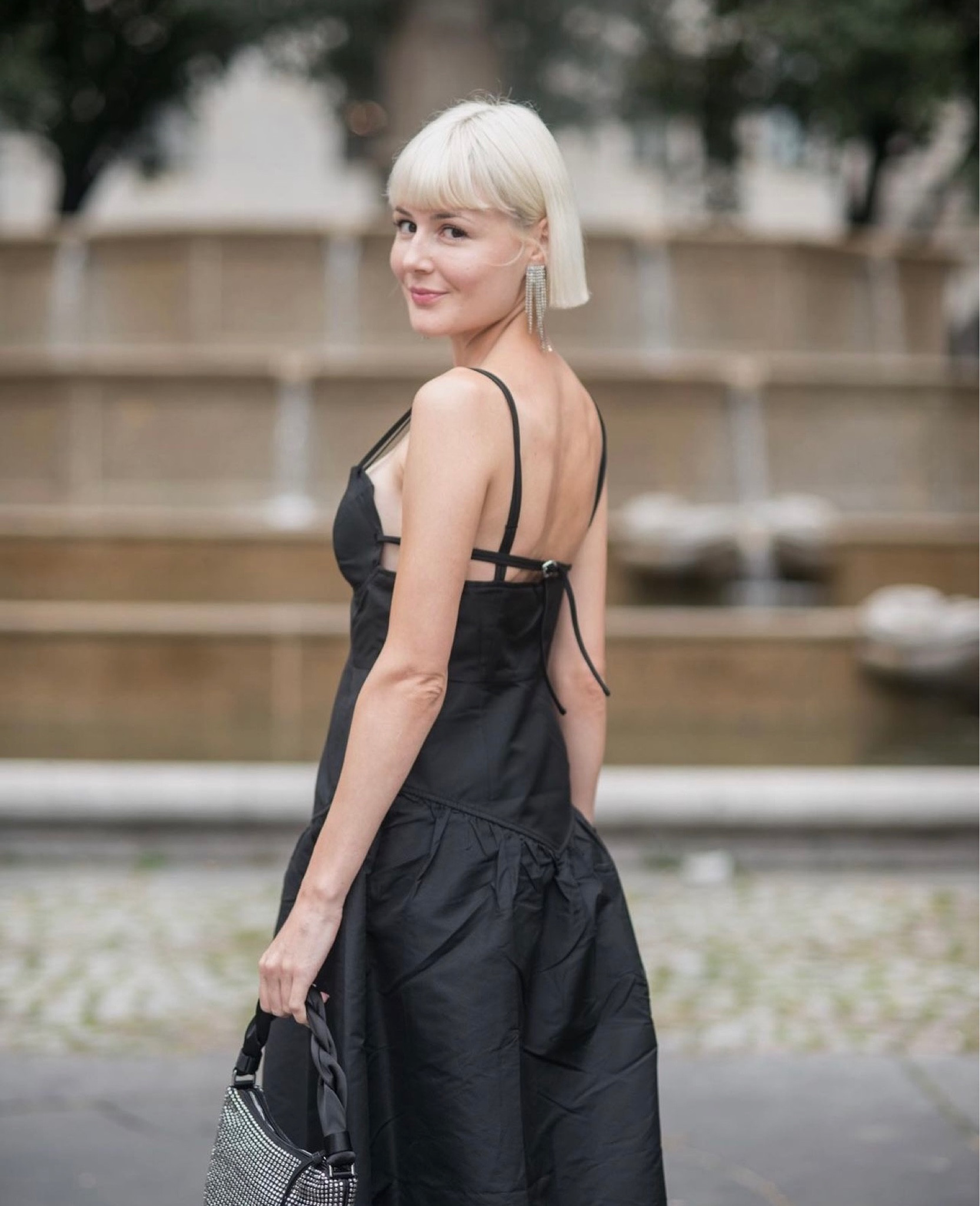 Stylish and elegant Ganni dress #littleblackdress #blackdress #nyfw

#LTKstyletip