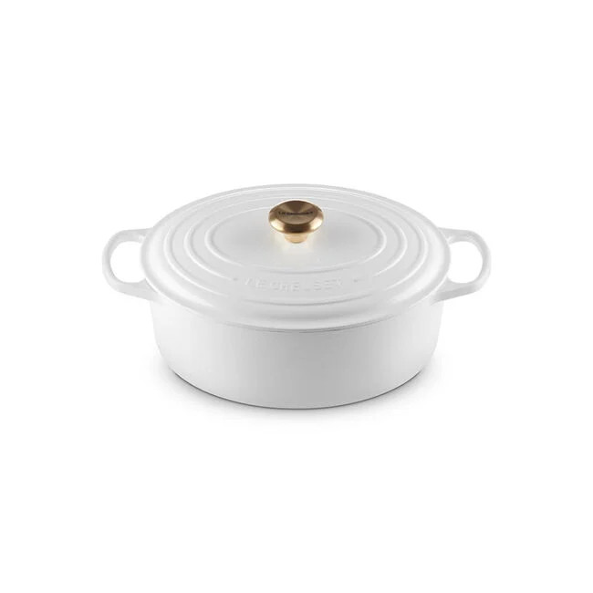 Signature Oval Dutch Oven with Gold Knob | Le Creuset