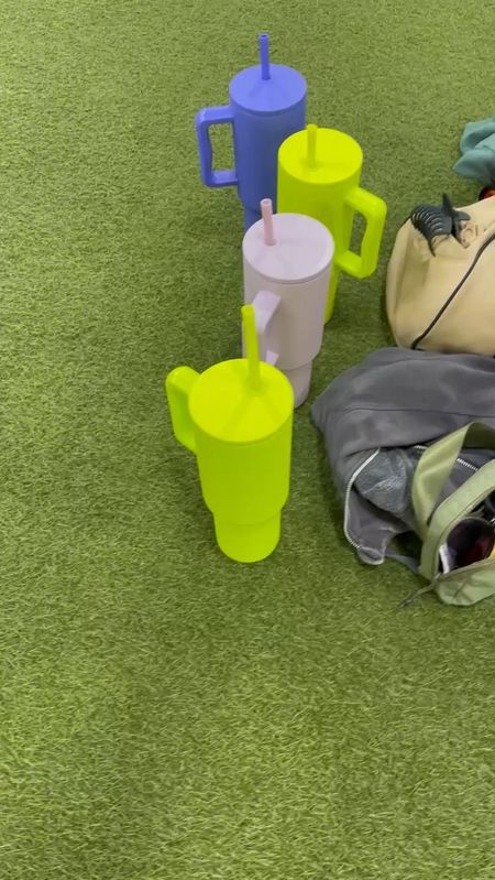 Simple Modern tumblers are clearly the favorite at my local gym 🥰

#waterbottle #tumbler #hydrate #fitness #travel 

#LTKfindsunder50 #LTKfamily #LTKfitness