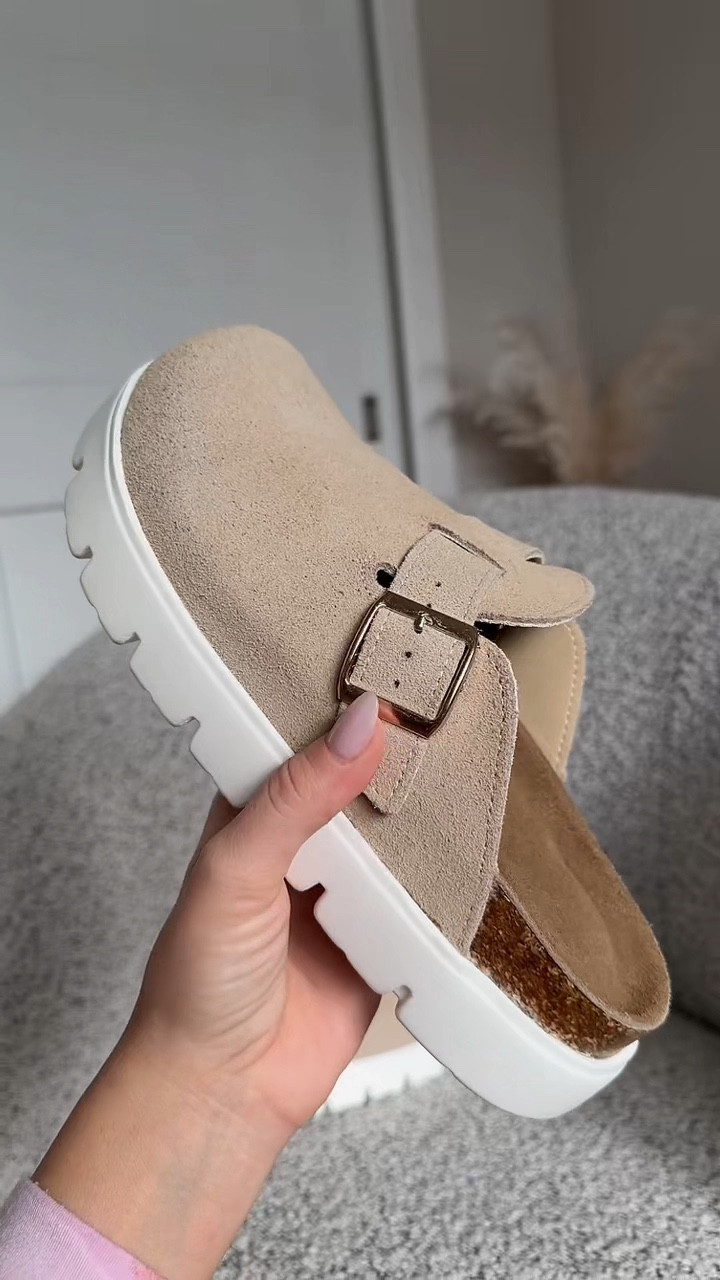 I wanted a comfy, everyday slip-on platform shoe that I could throw on with literally everything ✨ errands, travel days, casual outfits and these are SO good!! 
I will have them 🔗 on my LTK in the shoe section. 

#LTKootd #LTKHome #LTKU