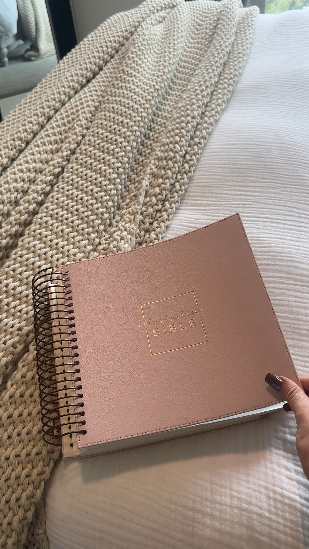 the perfect Bible for taking notes!!! 🤍🙏🏻