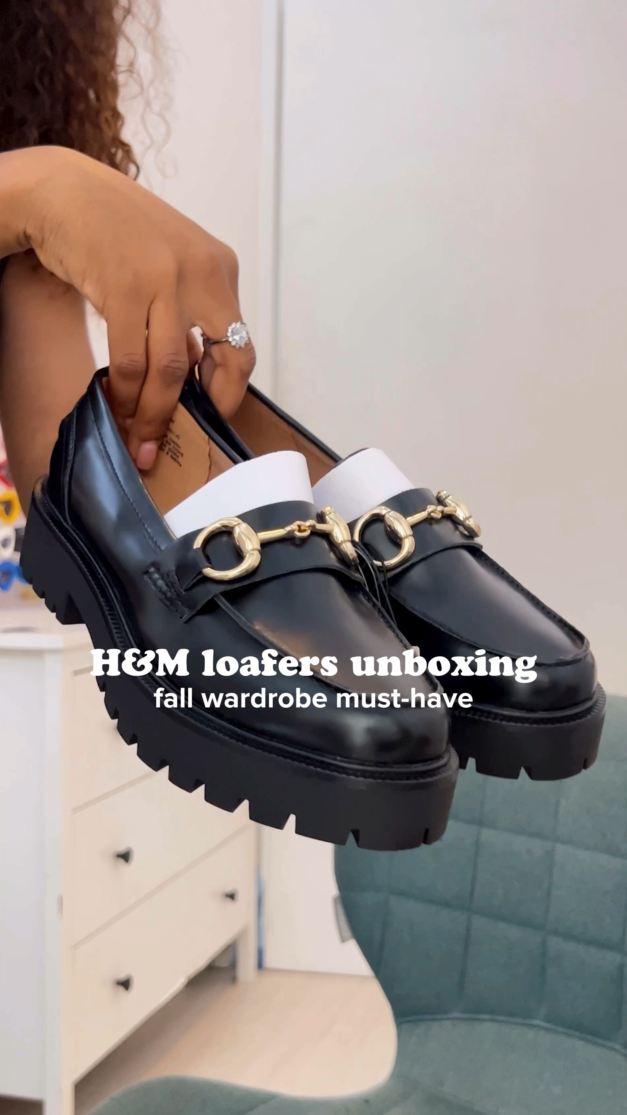 h&m loafers. h&m unboxing. h&m fall collection. fall shoes. fall pieces. fall fashion. capsule wardrobe. black loafers. black & gold loafers. chunky loafers. workwear shoes. fall wardrobe finds. H&M finds.

#LTKfindsunder50 #LTKeurope #LTKshoecrush