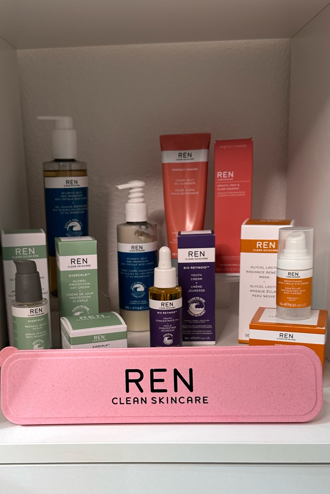 Hey fRENds! My beauty room has tons of treasures and these are on of them. You can click on the individual items and let me know which one you got! Woohoo! #RENskincare #REN #Beautyroom #AnnettesBeautyRoom 