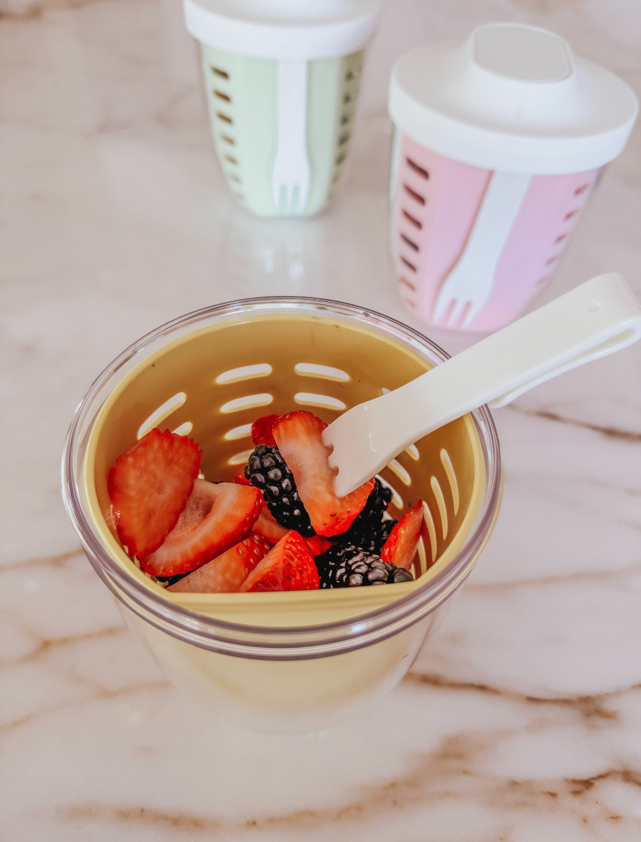 Favorite for packing fruit snacks! The built-in strainer keeps extra moisture at the bottom so fruit stays fresher and doesn’t get soggy sitting in juice all day! Such a good snack container for school lunches, after-school snacks, road trips, summer activities, healthy snack prep, or just keeping fruit fresh longer! 

 #LTKdayinmylife #LTKmomlife #LTKfoodie