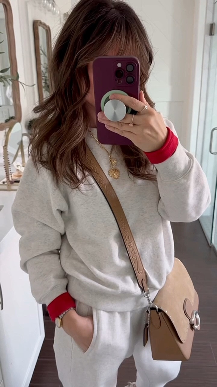 “The coziest jogger set for school drop-off, errands, or lazy winter days. Soft, comfy, petite-friendly, and easy to style with sneakers or a crossbody. 

#LTKPetite #LTKHoliday #LTKActive