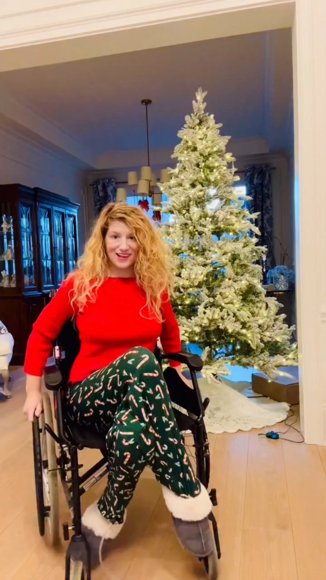 Just because in a wheelchair doesn’t mean can’t do fun reals dress festive!! These lounge pants from @hellomellowear are just perfect!! Come in tons of sizes .. so comfy too!!! I love Christmas and just because this year little tough I am still going be festive! 
.
.
Jesus answered, “...whoever drinks the water I give him will never thirst. Indeed, the water I give him will become in him a spring of water welling up to eternal life.”
—John 4:13-14
 .
.
@shop.ltk bellevueblue to find these fund looks 
,
.
#ad #christmas #wheelchair #liketkit #hellomellowear #loungewear #christmas #christmastime #disabled #disability #inclusivity #inclusion #style #christmaspj #skincare #beauty #stylefashion #christmastree #makeup #positivity #trenddingreels #funnyreels #christmasiscoming #verse