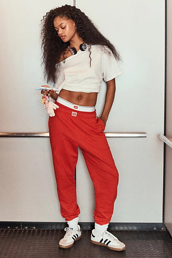 Hanes UO Exclusive Fleece Jogger Sweatpant in Red, Women's at Urban Outfitters | Urban Outfitters (US and RoW)