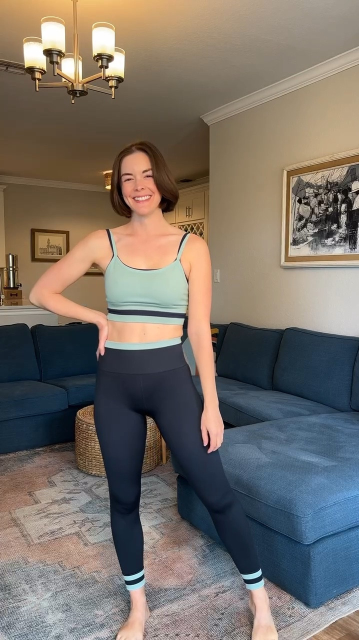 This set is 👌🏽 LOVE the color blocking and seriously the most comfortable and flattering cut on both the leggings and bra 🩵 💙 

#LTKFitness #LTKFindsUnder100 #LTKActive