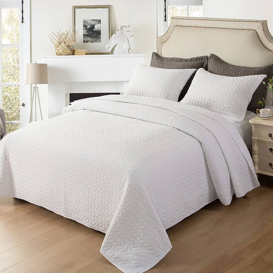 Hygge Hush Summer Quilt Set, King Size Pure White Leaves Pattern 3 Pieces Quilt Set, Oversized Mo... | Amazon (US)