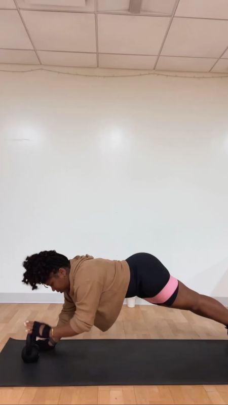 Workout challenge of the day ! ! Beginner friendly in the gym or at-home  ⏳CurVyFIT⌛️RESISTANCE BAND WORKOUT - TOTAL BODY CARDIO CORE → GROW YOUR BOOTY | Bye✌🏾 FUPA 💃🏾 | BBL who ? | High Impact | Compound movements | No repeats + Bonus optional exercises 🍑🦵🏾 🏋🏾‍♀️💪🏾👟🤸🏽‍♀️
♡♡♡♡♡♡♡♡♡♡♡♡♡♡♡

o 10- 12 reps X 3 sets/circuits per exercise. 7-10 exercises maximum per session. 
♡♡♡♡♡♡♡♡♡♡♡♡♡♡♡

Salut BeautyKing🤴🏾& BeautyQueen 👸🏽💚💋💛 AKA Hello Transformers 💪🏾 - ready, set, let’s get that body toned 🔥😆. Let’s accentuate those hips, curves, and glutes. 

o	Shop My Faves & Learn how to multipurpose & transform your gym outfits → https://www.shopltk.com/explore/LaBeautyQueenAna
o	Helpful Links → https://linktr.ee/labeautyqueenana
o	My Detailed CurVyFIT Fitness Journey  → https://labeautyqueenana.com

♡♡♡♡♡♡♡♡♡♡♡♡♡♡
Oui, je parle Français 🧠🇨🇲
AfroPreneur | MomPreneur | CurVyFITpreneur

CurVyFIT | MINDSET | PRODUCTIVITY = MONEY making MILLION dollar habits 💵 💴 💰 
♡♡♡♡♡♡♡♡♡♡♡♡♡♡♡

Music 🎶: I do not own the rights to this song.
 
DISCLAIMER: This content is for educational and informational purposes only.
♡♡♡♡♡♡♡♡♡♡♡♡♡♡♡

This workout was inspired  by → 

#LTKfindsunder100 #LTKfitness #LTKfindsunder50