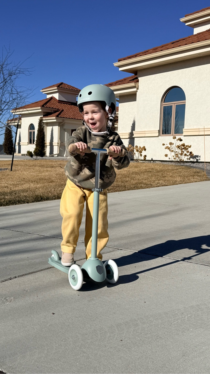 Fun time with @Banwood scooter 🛴 

#LTKdayinmylife #LTKKids #LTKActive
