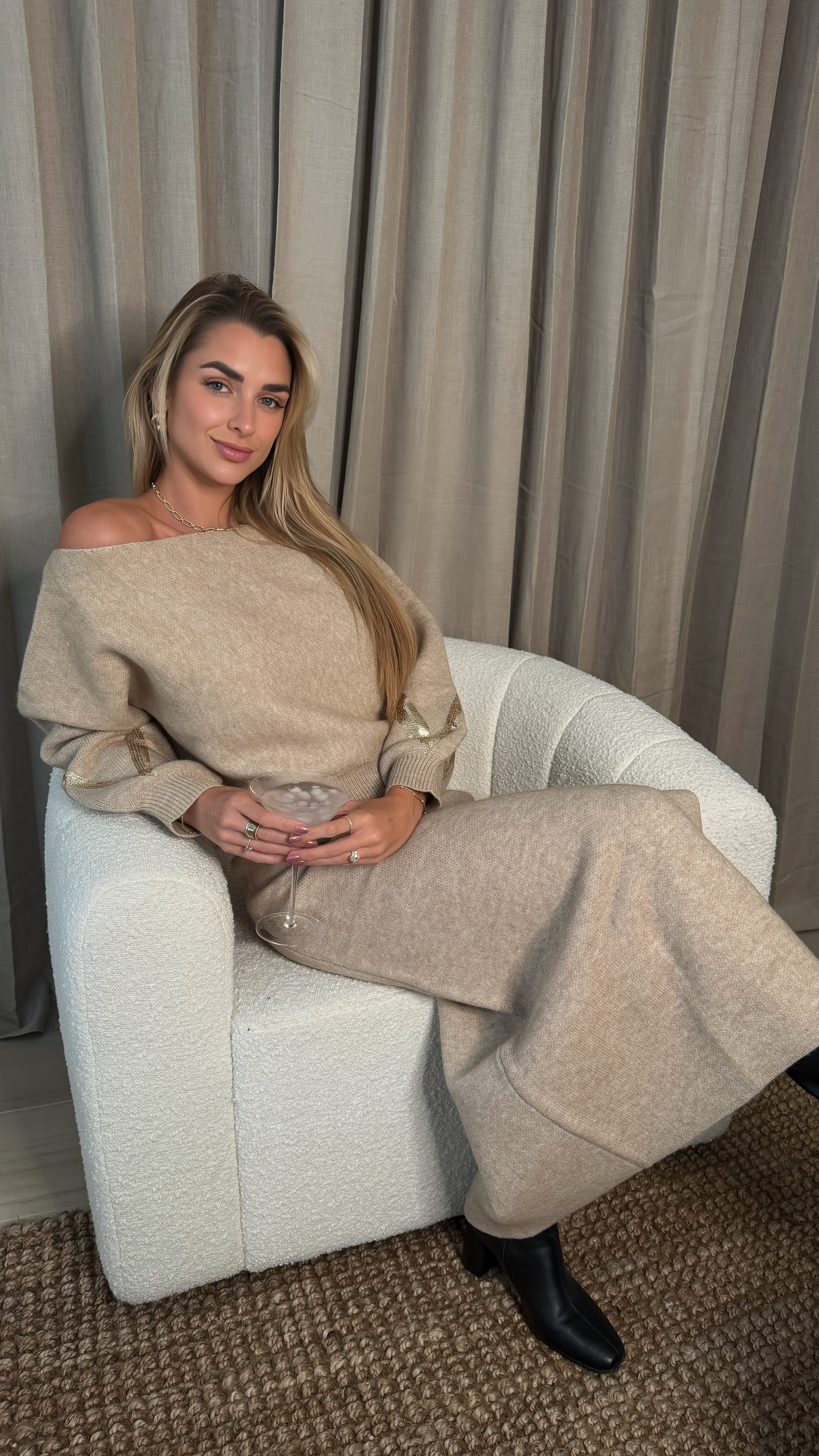 Cozy girl Fall in full effect 🍂 

#LTKHoliday #LTKSeasonal #LTKStyleTip