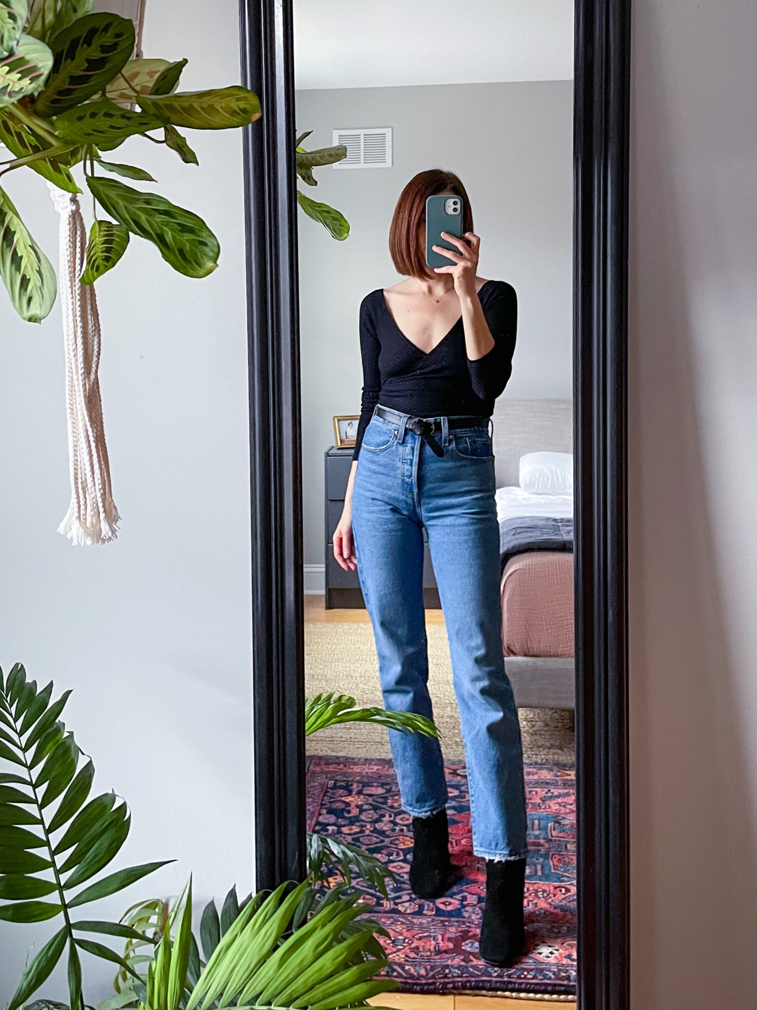 Drinks. 

•Reformation Minnie Knit Top (xs)
•Levi’s Wedgie Straight jeans in Oxnard Haze (24x26)
•Sam Edelman ‘Codie’ suede ankle bootie (tts)
•Madewell skinny belt 
•AUrate ‘Connection’ necklace 

#LTKSeasonal #LTKsalealert #LTKHoliday