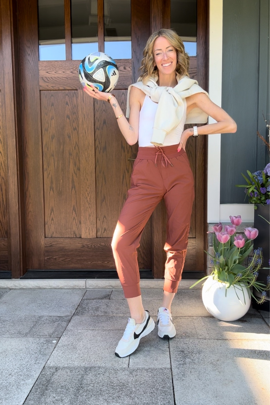 Amazon fashion finds for soccer moms outfits for weekend games and tournaments 
Baseball mom style 
Joggers Lululemon look for less 