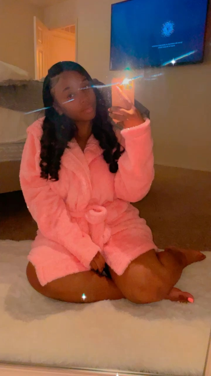 My favorite fluffy robe, it’s the most perfect pink and I’m wearing a size medium. 

#LTKFindsUnder100 #LTKSeasonal #LTKSaleAlert