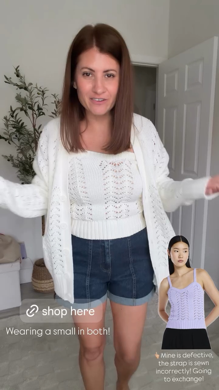 Wearing a small in both! 👆🏼Mine is defective, the strap is sewn incorrectly! Going to exchange!