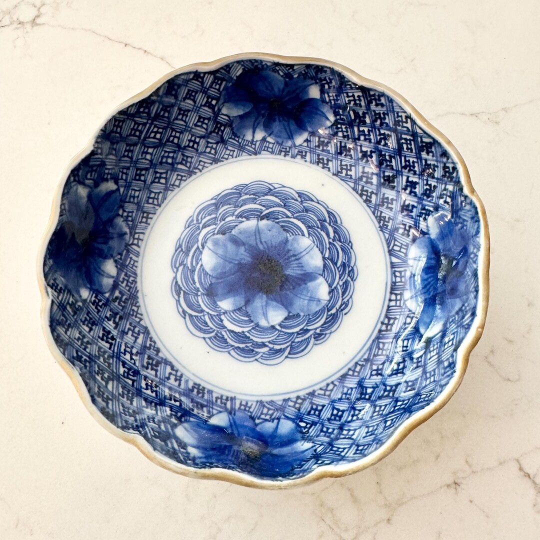 Blue and White Scalloped Porcelain Bowl – Asian Floral Design – Gold Rim Decorative Dish – ... | Etsy (US)