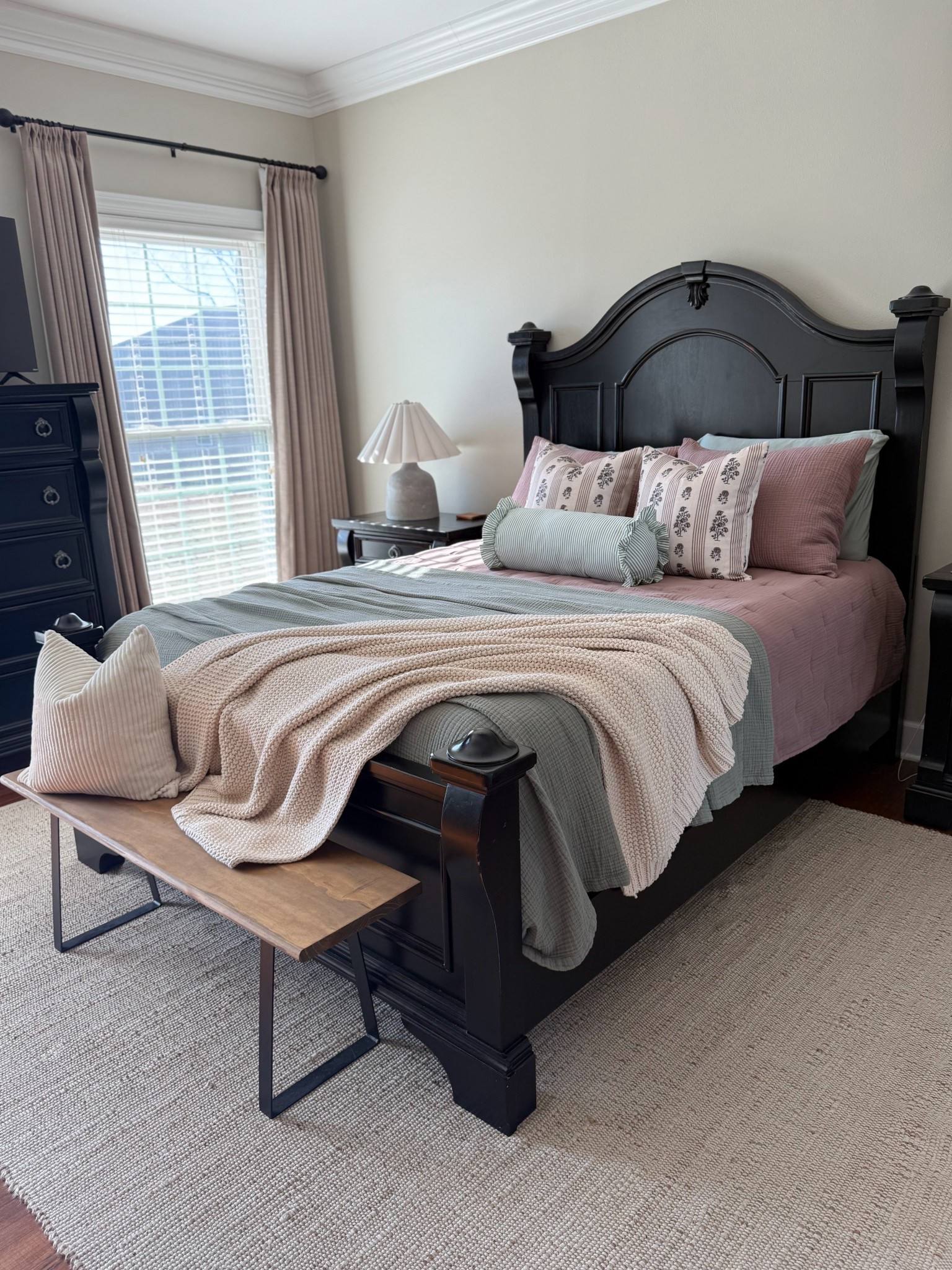 I couldn’t wait to add a little bit of Spring to my bedroom! 🩷 

#LTKHome #LTKSaleAlert #LTKSeasonal