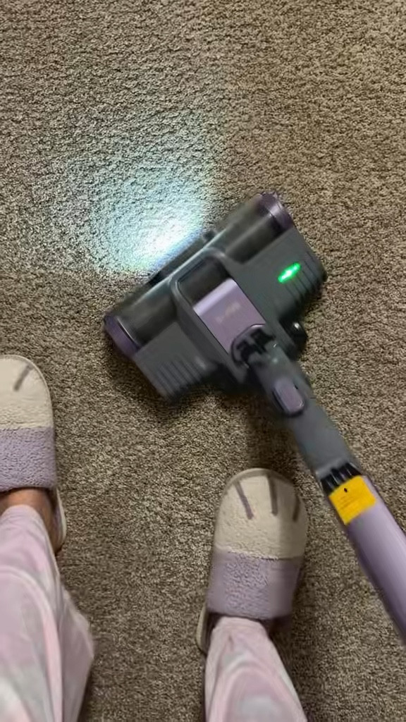 Vlogmas day 5 🌟 this vacuum makes all the difference!

#LTKGiftGuide #LTKHoliday #LTKHome