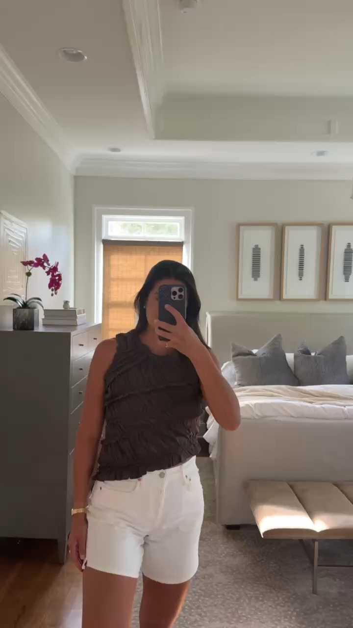 Brown asymmetrical top from FP!

tts: M

asymmetrical top, summer outfits, white denim shorts outfit, fp top, free people, summer outfit inspo, grace white 

 

#LTKootd #LTKgrwm #LTKdayinmylife